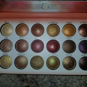 BH Cosmetics eyeshadow palette